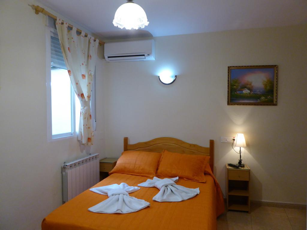 Hostal Huespedes Toledo Madrid Rum bild