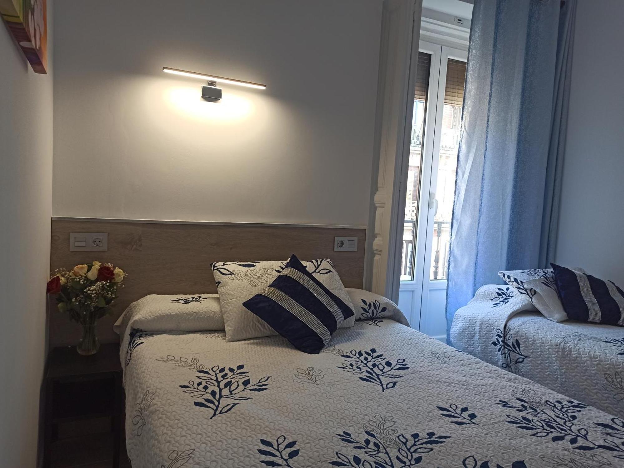 Hostal Huespedes Toledo Madrid Exteriör bild