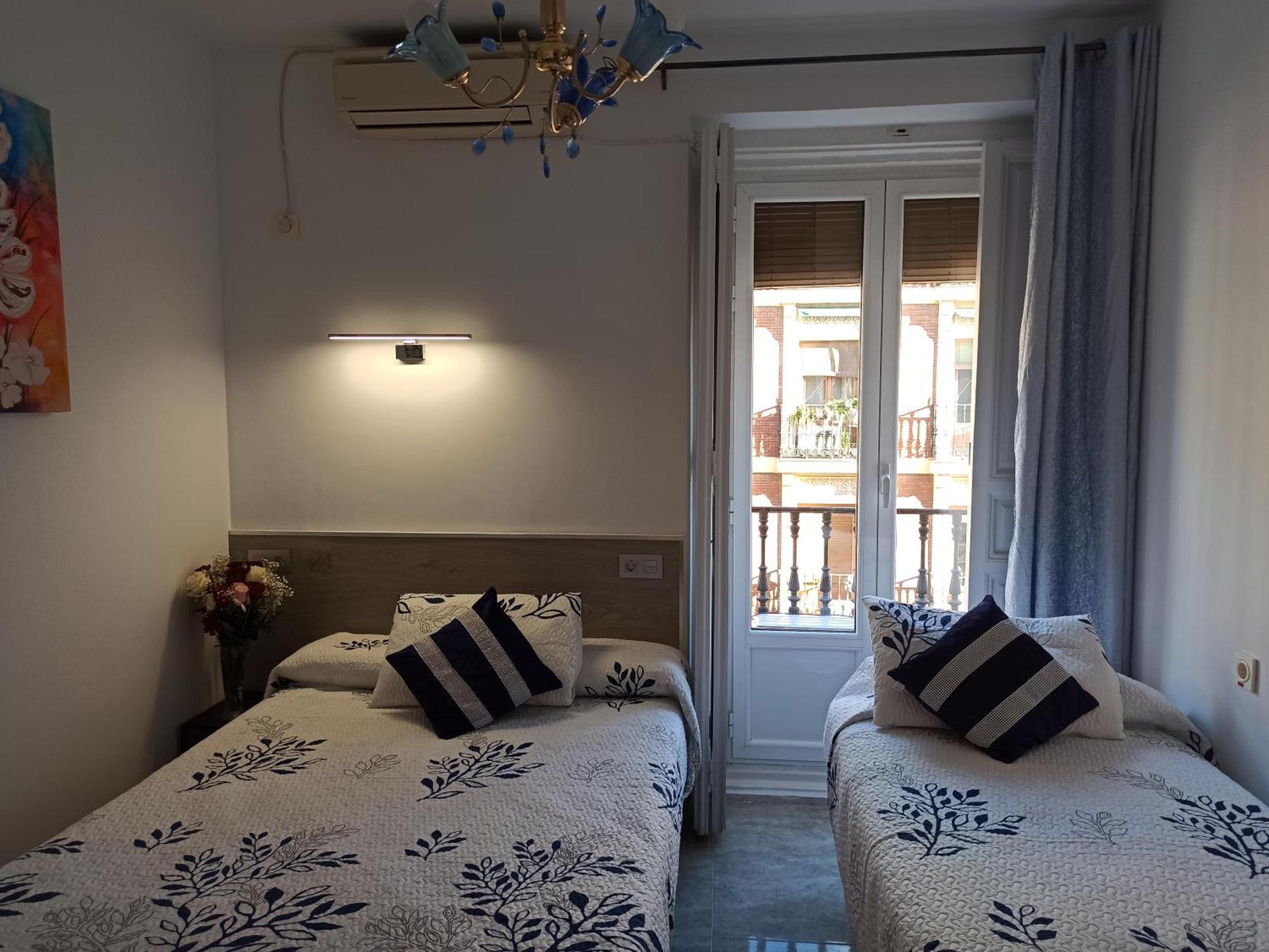 Hostal Huespedes Toledo Madrid Exteriör bild